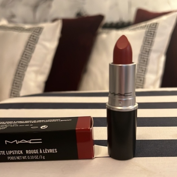 New in Box MAC Matte Lipstick in Chili - Picture 4 of 8